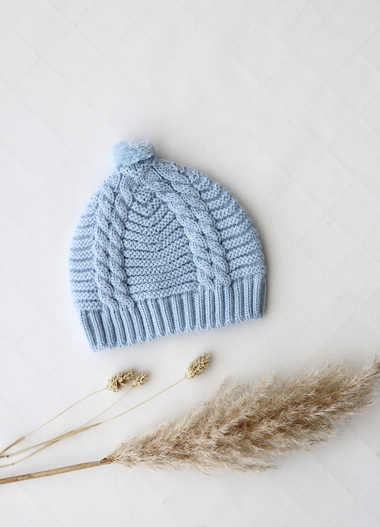 Strickmütze mit Zopfmuster blau - OYKAMI in a box