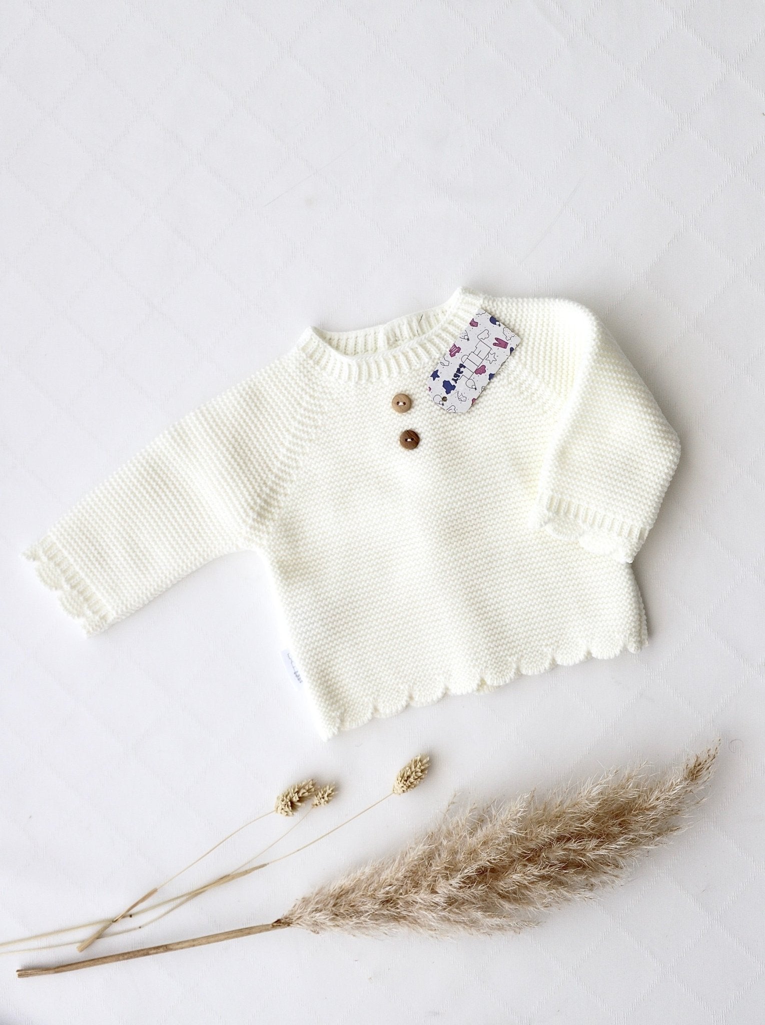 Strickpullover mit Holzknöpfen Weiss - OYKAMI in a box