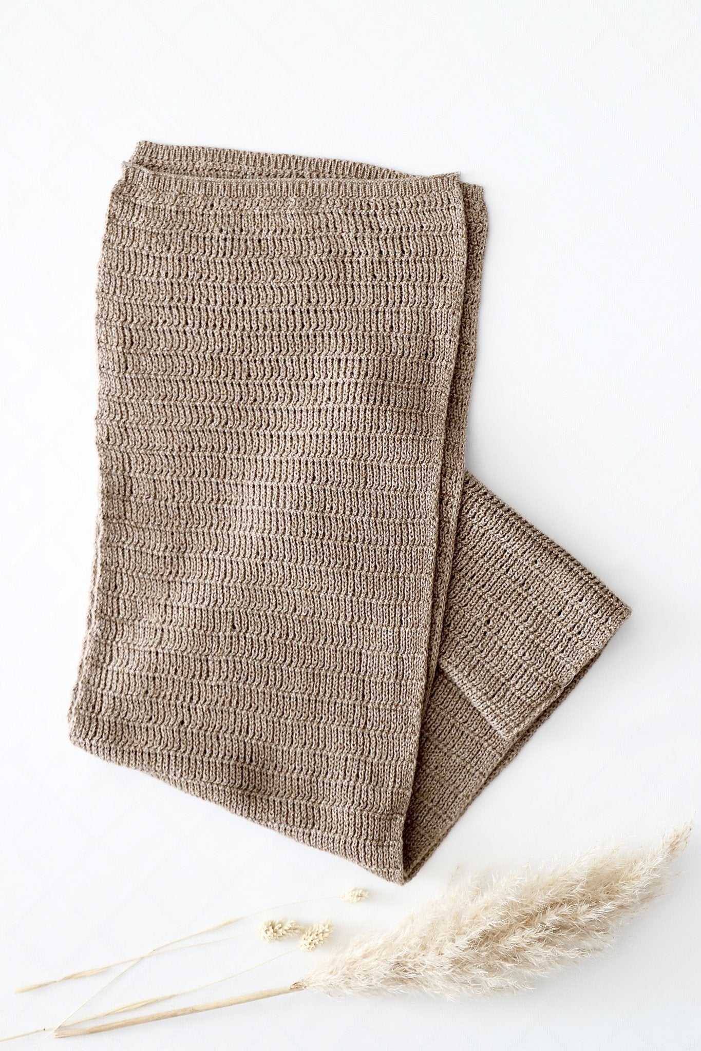 Strickschal Braun - OYKAMI in a box
