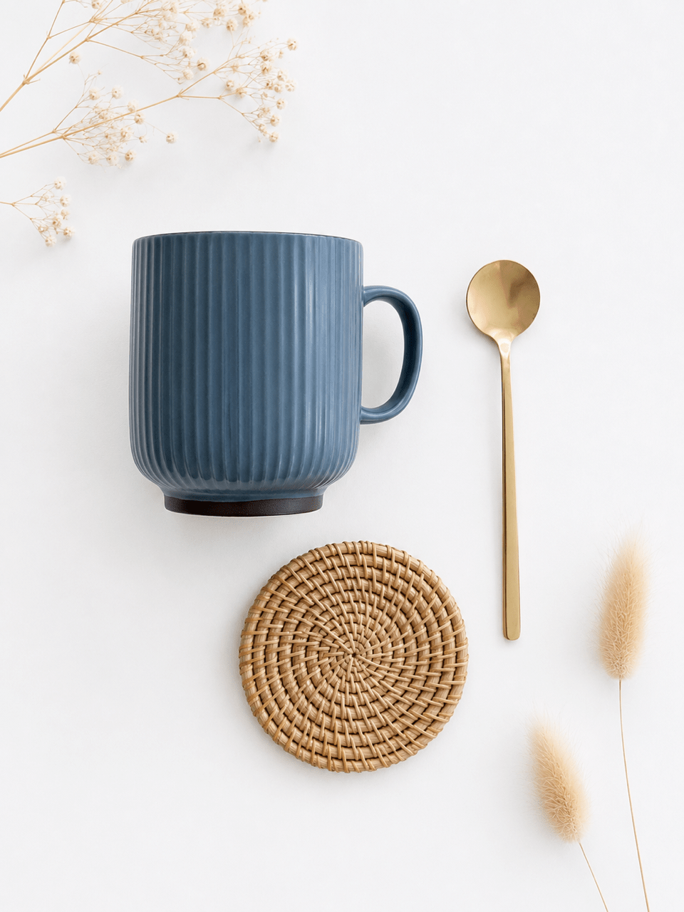 Tasse mit Untersetzer und Löffel - OYKAMI in a box