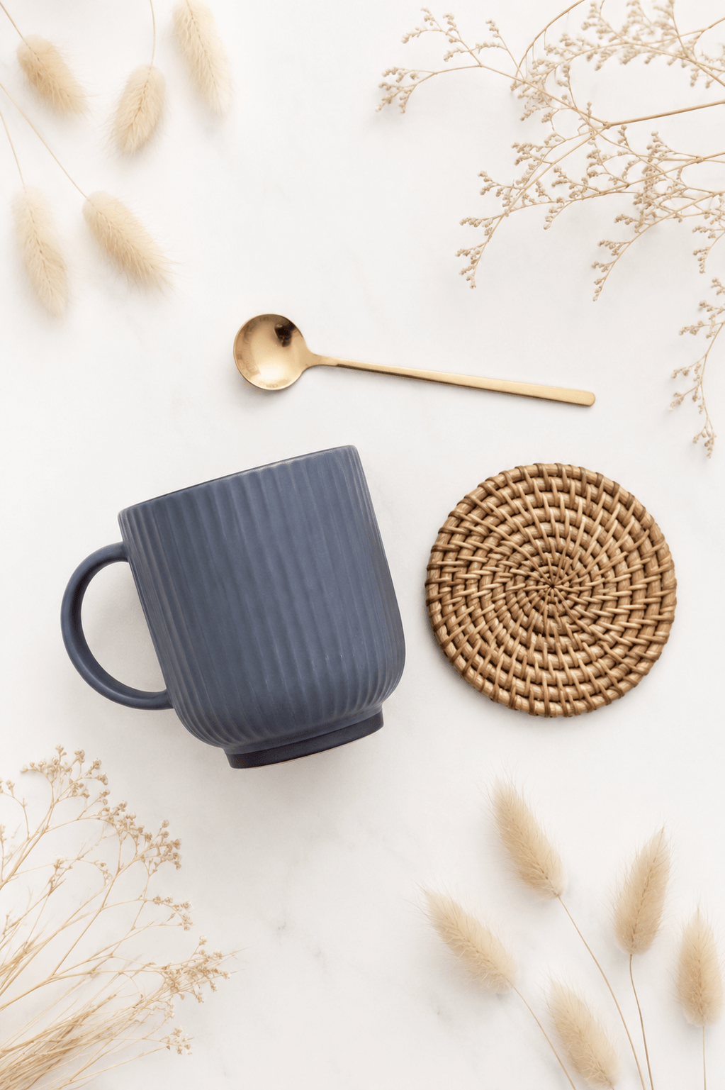 Tasse mit Untersetzer und Löffel - OYKAMI in a box