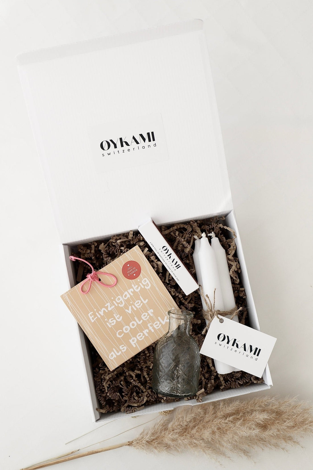Überraschungs Geschenkbox "Einzigartig ist viel cooler als perfekt" - Mini Emotion - OYKAMI in a box