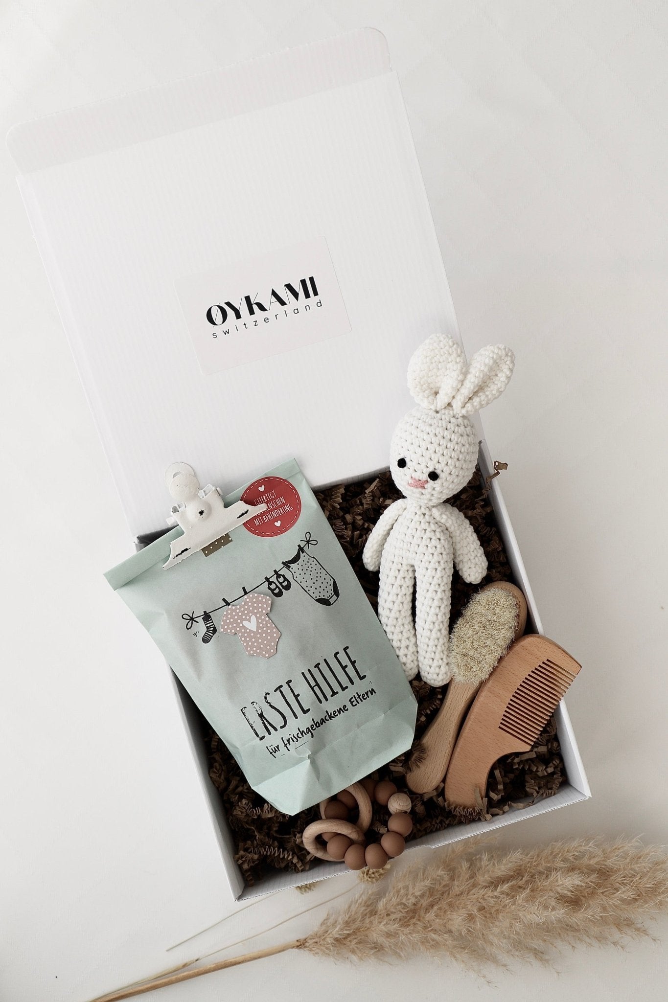 Überraschungs Geschenkbox "Erste Hilfe" - Wundertüte für frischgebackene Eltern - OYKAMI in a box