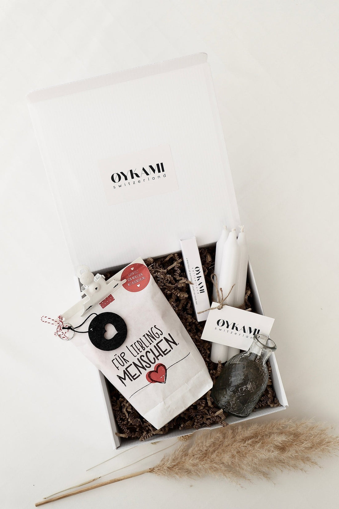 Überraschungs Geschenkbox "Für Lieblingsmenschen" - Wundertüte für Herzensmenschen - OYKAMI in a box