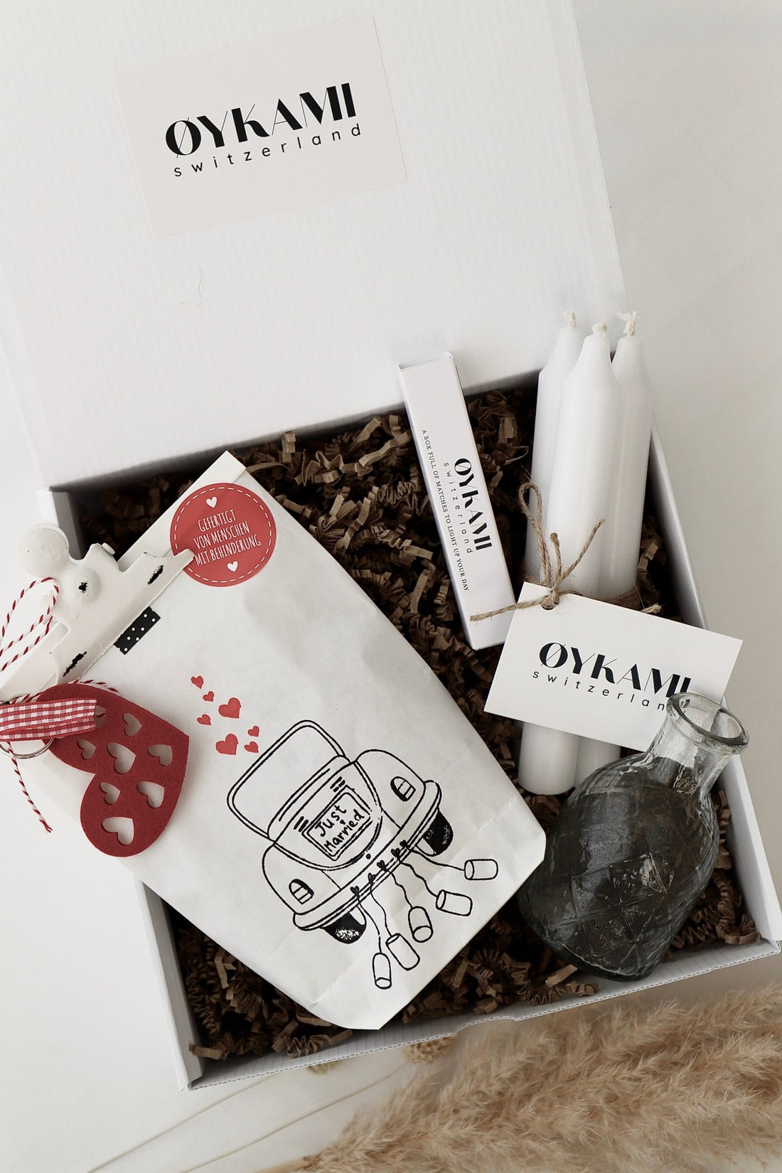 Überraschungs Geschenkbox "Just Married" - Wundertüte mit Herz - OYKAMI in a box