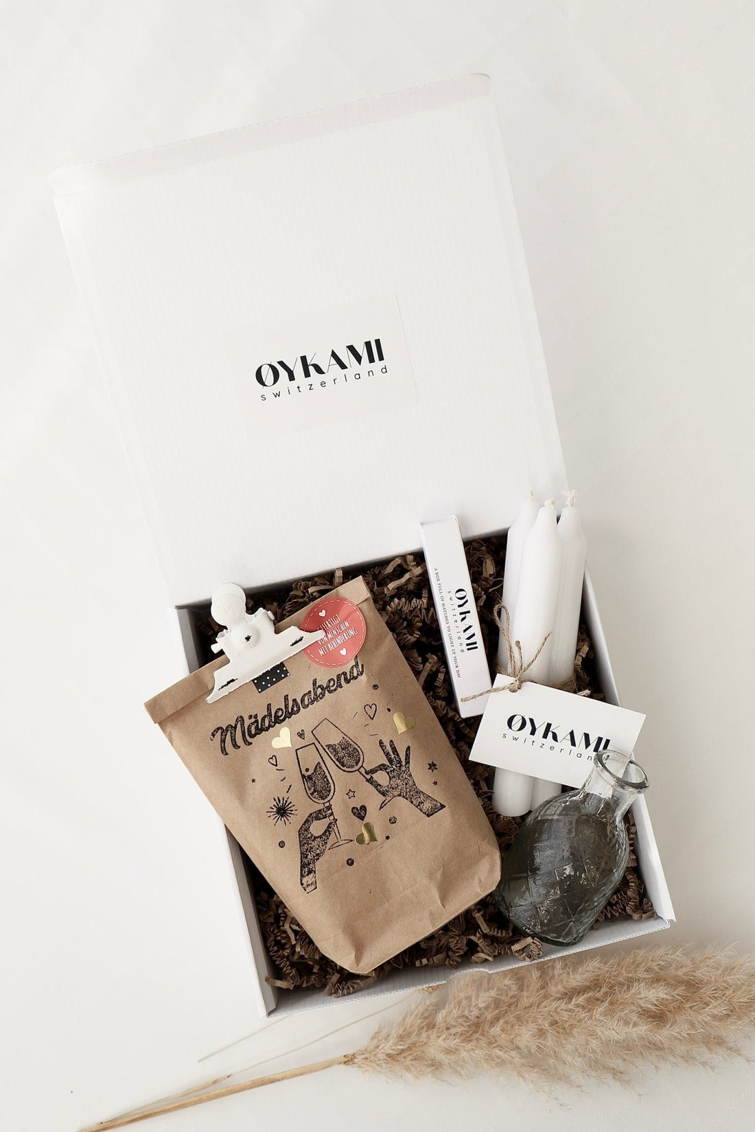 Überraschungs Geschenkbox "Mädelsabend" - Wundertüte Cheers auf eine schöne Zeit - OYKAMI in a box