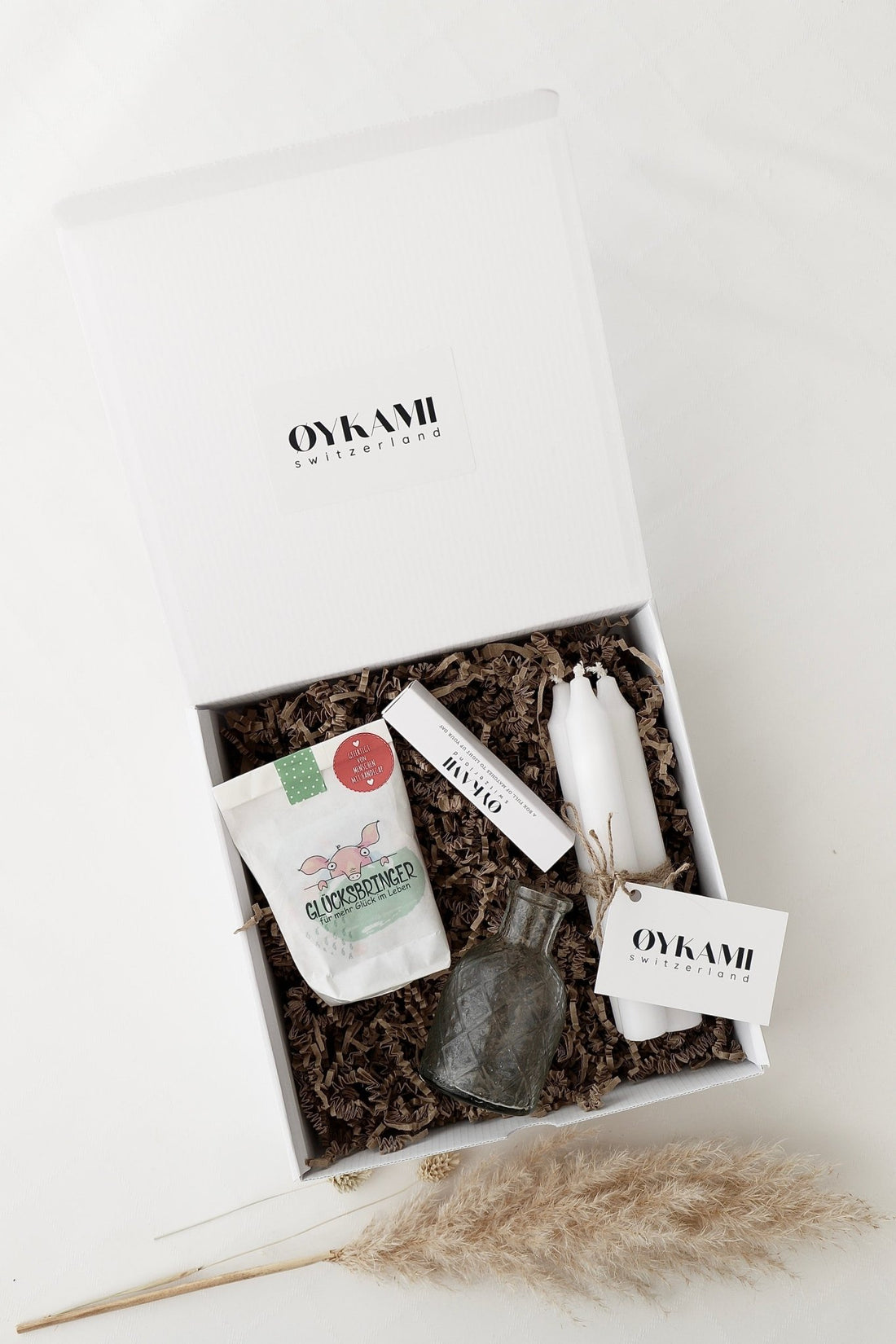 Überraschungs Geschenkbox "Mini Glücksbringer" - Mini Wundertüte mit Glücksschwein - OYKAMI in a box