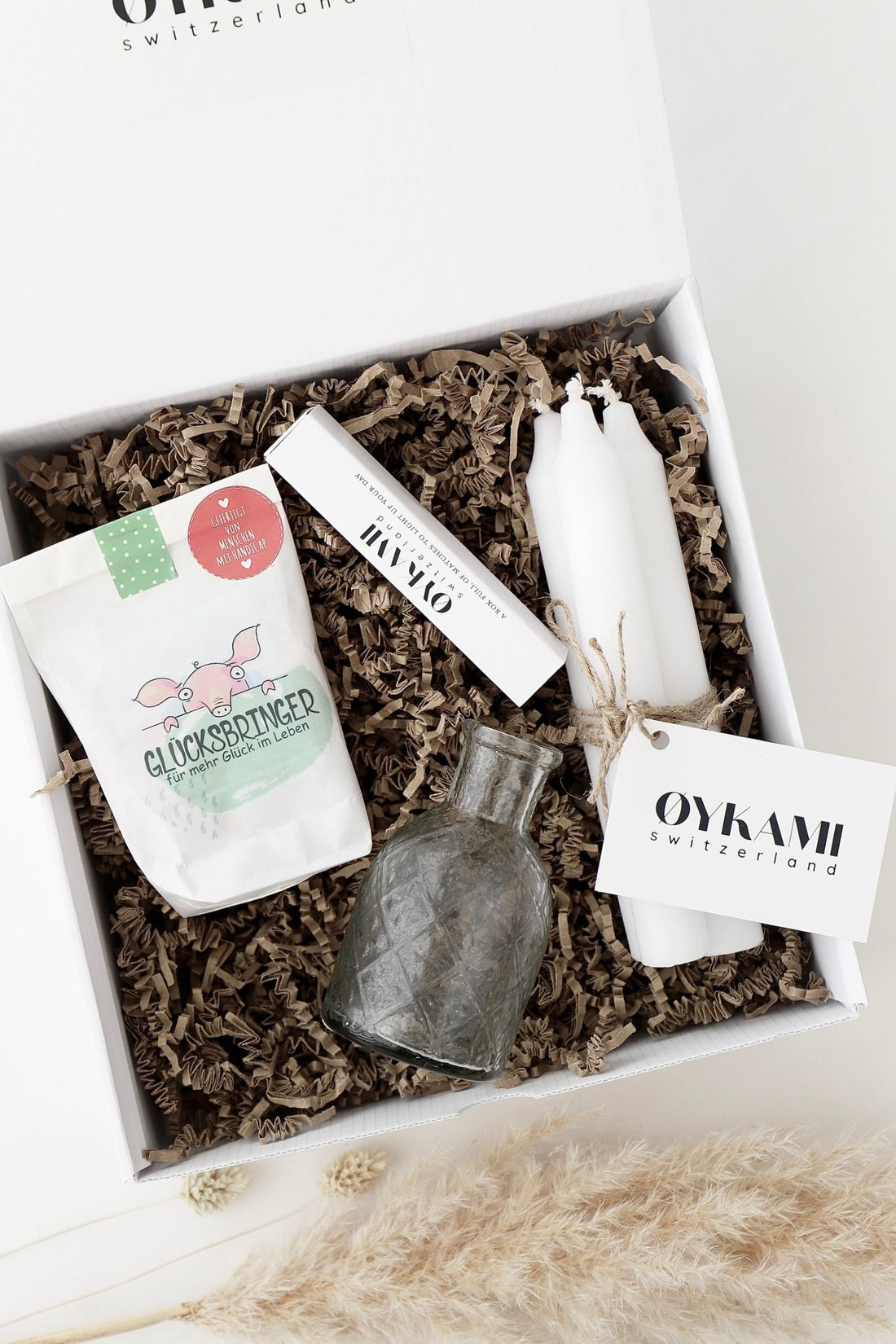 Überraschungs Geschenkbox "Mini Glücksbringer" - Mini Wundertüte mit Glücksschwein - OYKAMI in a box