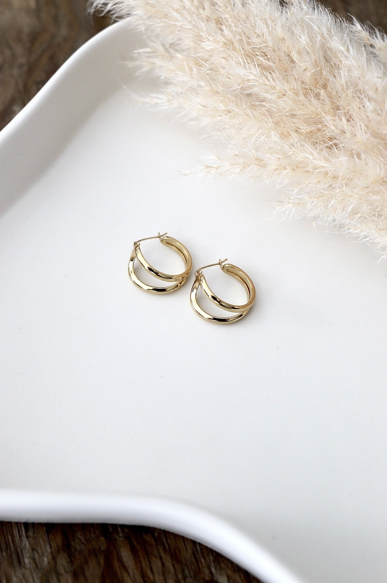 Vergoldete Creolen mit überkreuztem Design - OYKAMI in a box