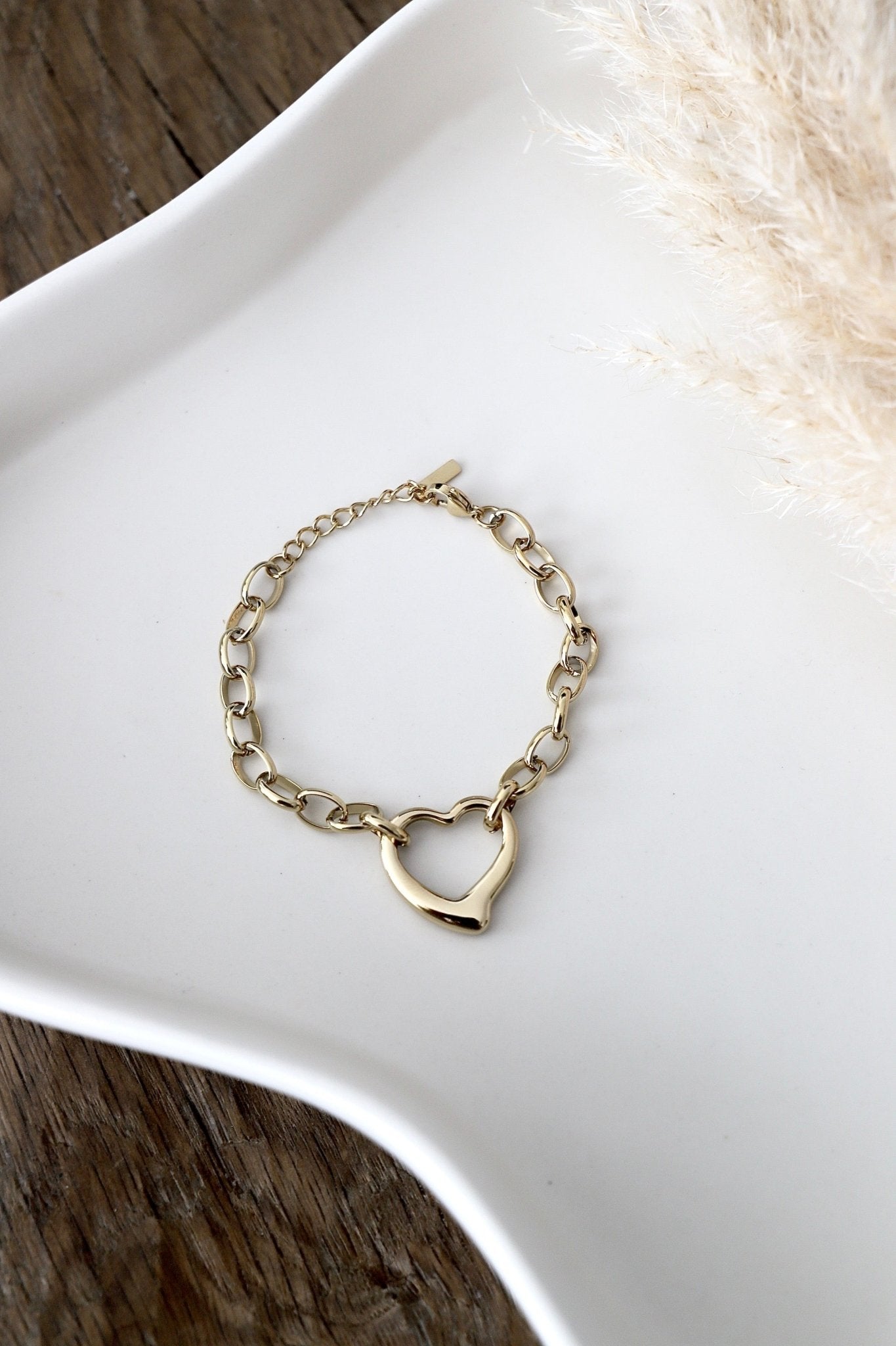 Vergoldetes Armband mit grossem Herzanhänger - OYKAMI in a box