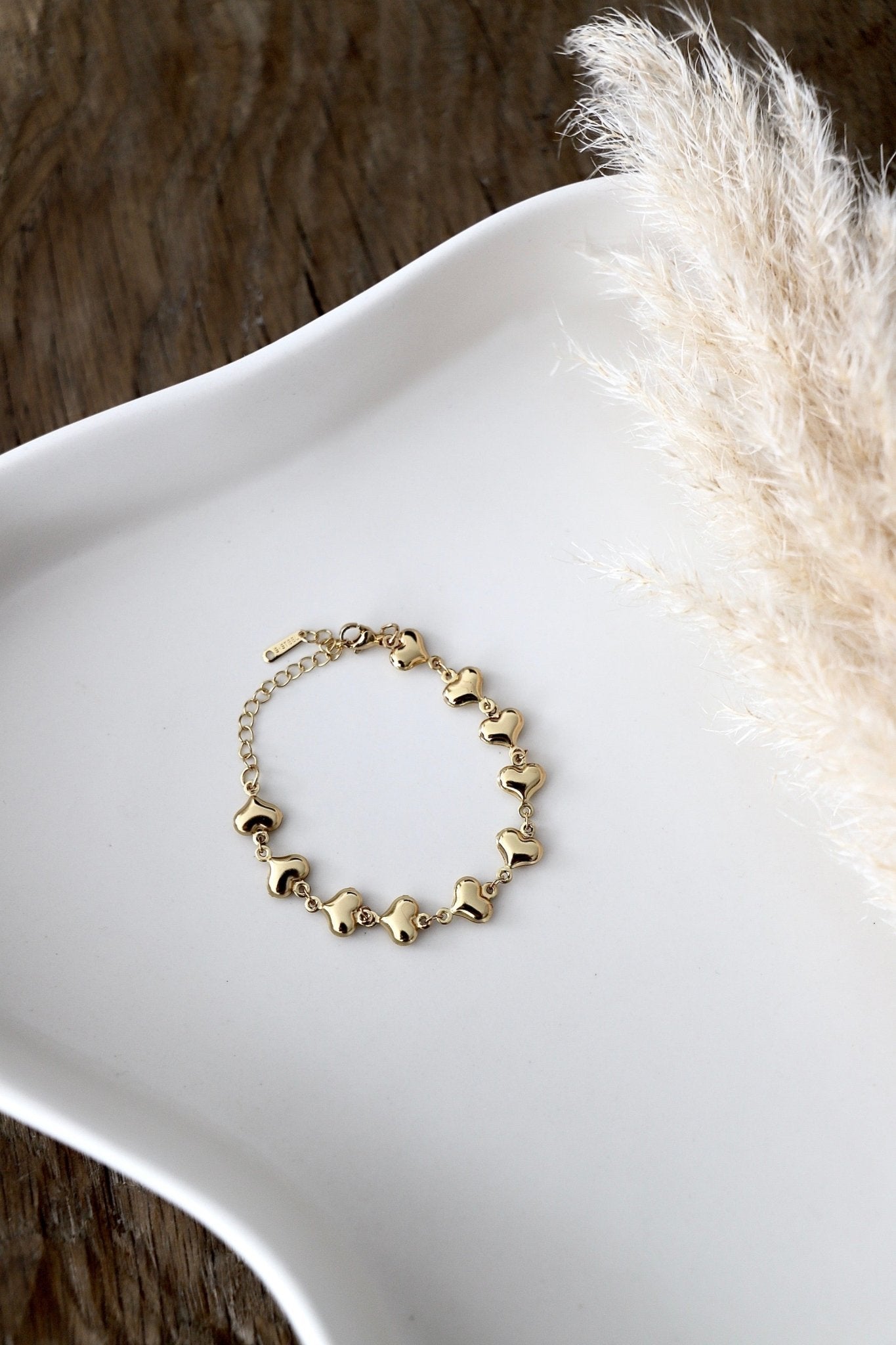 Vergoldetes Armband mit Herzglieder - Design - OYKAMI in a box