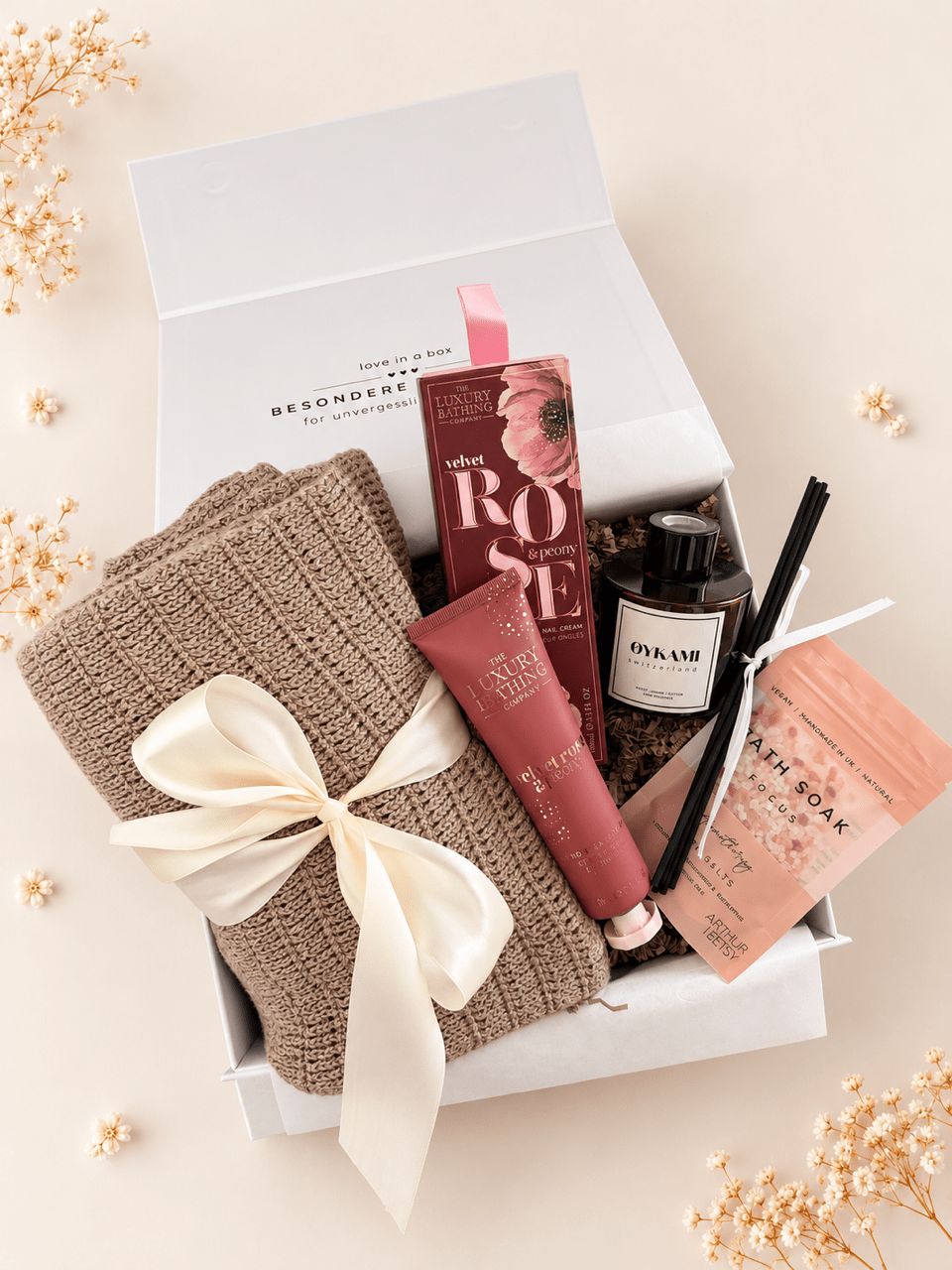Wellness Geschenkbox «Velvet Rose» – Verwöhnmomente mit Stil - OYKAMI in a box
