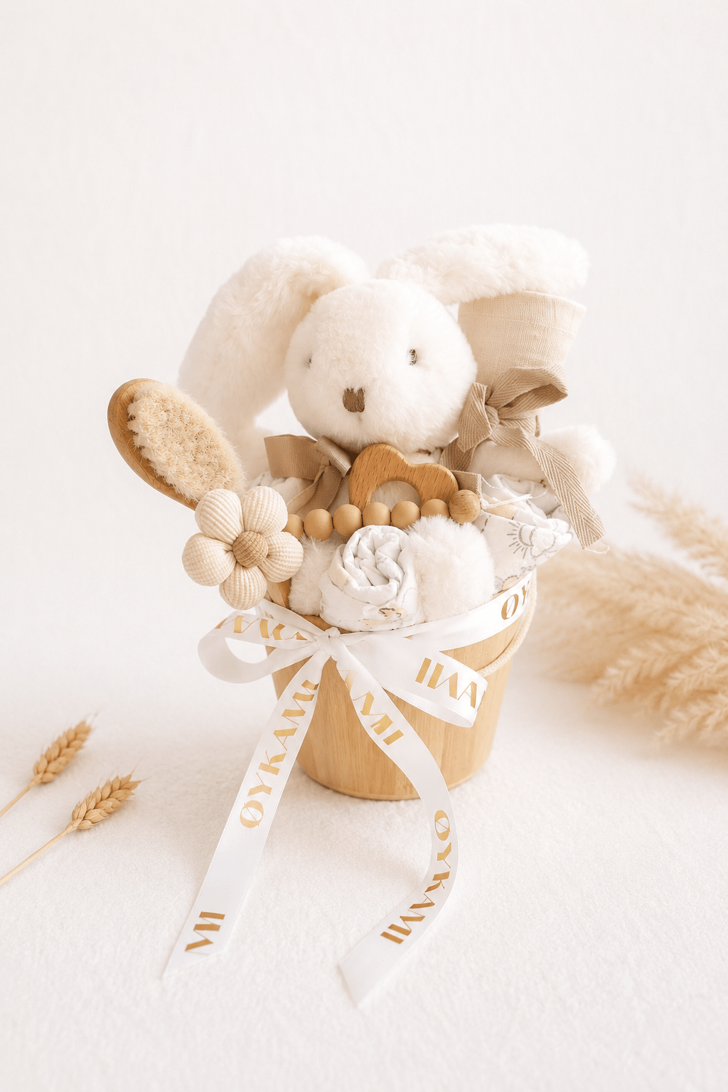 Windeltorte im Holzeimer Weiss „Hase“ - OYKAMI in a box